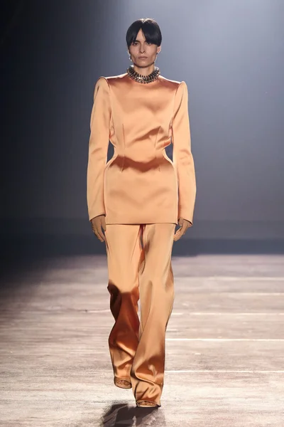 Look 8